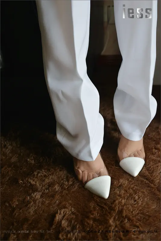 [IESS异思趣向] 2017.01.18 丝足便当058:《典藏-裸足高跟鞋》悬念 - IESS